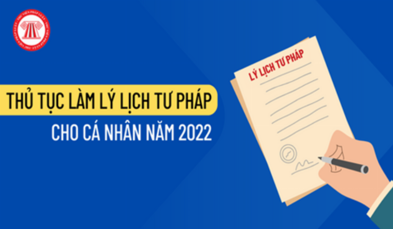 Người dân làm thủ tục nộp hồ sơ xin cấp phiếu lý lịch tư pháp tại sở tư pháp